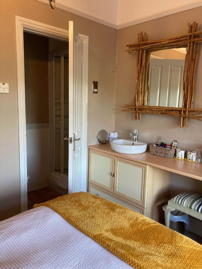 Llety Betws Hotell Exteriör bild